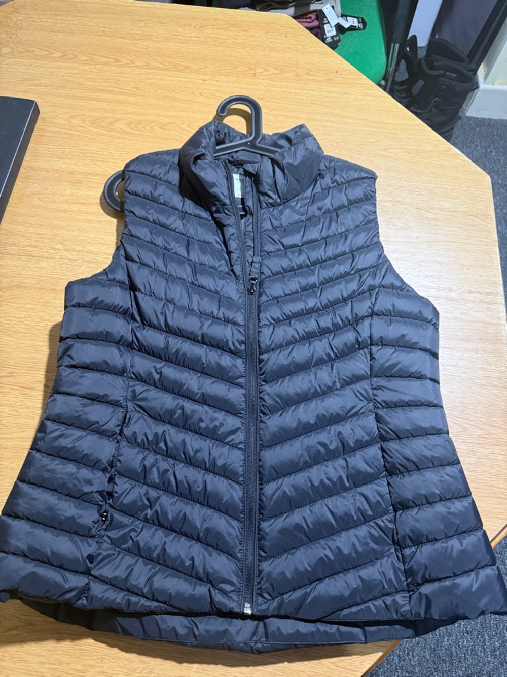 Old Navy Women's Black Quilted Puffer Vest